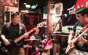All Along The Watchtower - Jimi Hendrix LIVE Cover 吉米·亨德里克斯