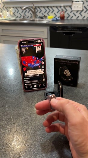 Diamond TikTok Remote Ring 💎 | Scroll Hands-Free in Style ✨ Bluetooth Page Turner