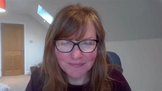 Mastering the Tell Me About Yourself Question in Interviews 🤝 | Karen Lloyd, Marketing and Sales Headhunter