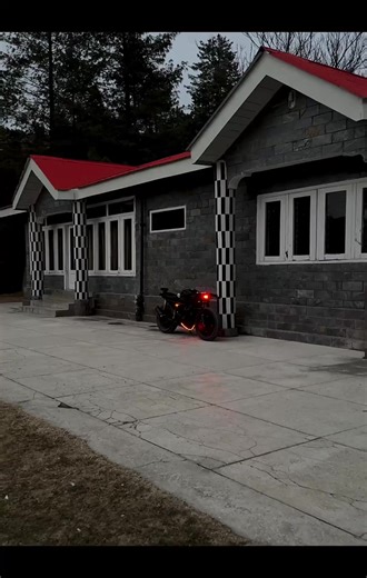 Exploring the 125cc Café Racer: Features and Performance