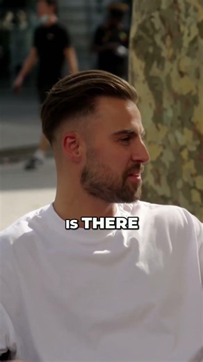 We Got a Caricature in Barcelona… and Drew a Crowd 😂🎨 #cruise #travel