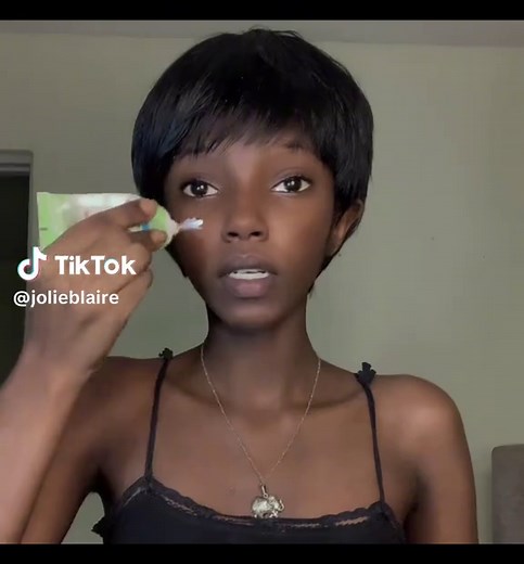 Makeup Tutorial: Dark Skin Application Techniques
