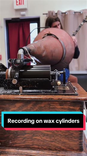 The Art of Mechanical Sound: A Unique Banjo Solo