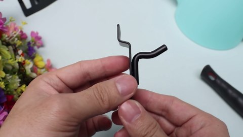 1" Black Slatwall Hooks, 60 Pack Slat Wall Hanging Display Hooks, Slatwall Accessories for Retail Home Efficient Storage