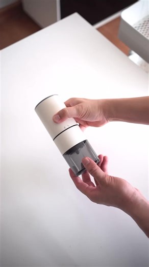 The GrooveCompact by JoyResolve, a lightweight, compact, automatic coffee grinder for espresso and any other brew methods. Charge it and take it anywhere. Shop JoyResolve👉 https://alternativebrewing.com.au/collections/joyresolve 📷 By @pbrewinghouse | Alternative Brewing