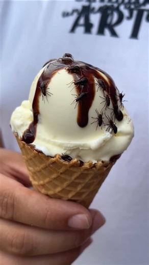 mi helado tiene garapatas🤮#shortvideo #humor #viral #trending