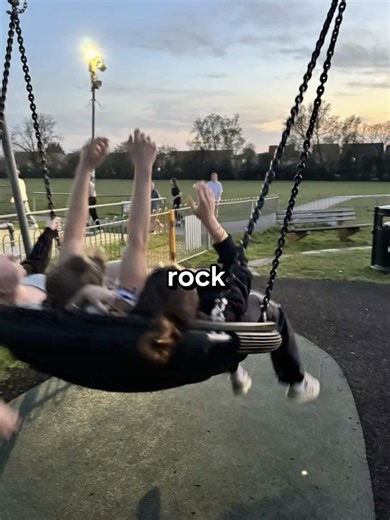 Відео користувача Spotifyy🎧 (@soundwave.fm) з композицією «оригинальный звук - Spotifyy🎧»