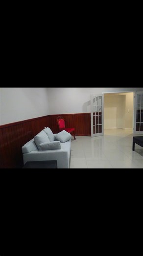 KO E TALA-KAVEINGA H.M. Queen Nanasipau'u "Ko e fakakaukau ke langa ha fale nofo'anga faifekau fo'ou 'i Kolovai, na'e fai ia he taimi na'a mau nofo ai mo e famili 'i Liukava pea mau lotu 'i he Falelotu 'o e Huhu'i 'i Kolovai (1989-2012). Ko e taimi ia na'e Ata ai e Tama Pilinisi (Ulukalala Lavaka Ata). Ko e langa fale nofo'anga fo'ou kuo fai ia he taimi 'o Ata 'Unuakiotonga. Na'e toe ha mai 'a e koloa 'a e Siasi mo e kainga fekau'aki mo e tali 'e Ata ke nofo 'a e kau Misinale 'i Hihifo pea mo 'e