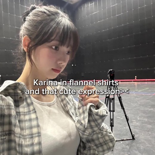 Tiramisu Cake by Karina from aespa (에스파) | Celebrity Clips & Variety Show