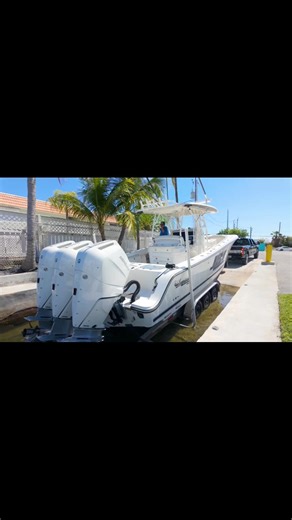 Going in! We’re in the Florida Keys this week. Float-On Boat Trailers Skipjack Resort & Marina Mako Boats Mercury Marine PENN Fishing Rapala Sufix Lines Simrad Yachting Star brite Solutions Bass Pro Shops ACR Artex Columbia PFG The Florida Keys & Key West Islamorada Art Gallery By Pasta Engel Coolers #mercurypartner Wet Sounds | George Poveromo