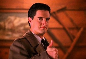Watch the cast of Twin Peaks talk about how their characters have changed over time