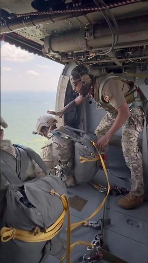 What an Army Jumpmaster Does