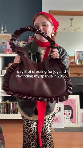 Narrowing down “wear something leopard print” from my wardrobe was a tricky one because as a long term leopard print lover, there are a fair few pieces to choose from! Whoever said leopard print is a “trend” is wrong - we all know it’s a classic and a neutral 🐆 Whenever I don’t know what to wear though, I always come back to these two pieces - my @GANNI leopard print silk trousers and my @theslowloveknitwear Feel Good knit. Two of my most worn, most versatile and most loved things in my wardrob