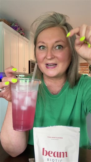 41, forced menopause, and the bloat has been NO joke lately 😮‍💨 @Beam Biotic has been my go-to just mix a packet into water and drink it. Pre, pro AND postbiotics all in one. Game changer for my gut. 🌿 #beampartner #beambiotic #guthealth #bloating #tribiotic