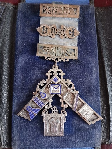 1950 Masonic Past Master Jewel, Inscribed, Set in Original Decorative Leather Display Wallet Lehmberg & Sons Lodge Regalia Philadelphia - Etsy