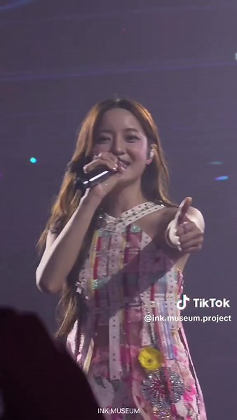 เกี่ยวกันไหม เกี่ยวกันสิ... เพราะตั้งแต่มีคูมอิ้งค์เข้ามา ทำให้เรามีเพลงเพราะๆฟัง ทำให้เรามีพลังบวกที่แสนสดใสแบบนี้ 🥰❤️ #เกี่ยวกันไหม #InkWaruntornสิบปีว่าไม่เท่าตาเห็นConcert #InkWaruntorn10YearsConcert_D2 #InkWaruntorn @INKWARUNTORN💖