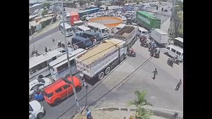 25K views · 354 reactions | WATCH: Here's the video of the traffic flow on Sunday, April 14, along U.N Avenue in Mandaue City during the simulation of the roundabout proposed by the Cebu Provincial Government. A roundabout or rotunda aims to allow vehicles to continuously flow, without the use of traffic lights, to address traffic congestion in the area.| :TEAM via Mary Rose Sagarino #CDNDigital | CDN Digital | Facebook