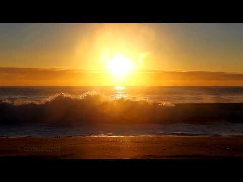 Relaxing Ocean Waves and Beach Sounds by Calmsound
