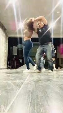 Luis & vanessa clases de baile #bailando #cumbia #el plan