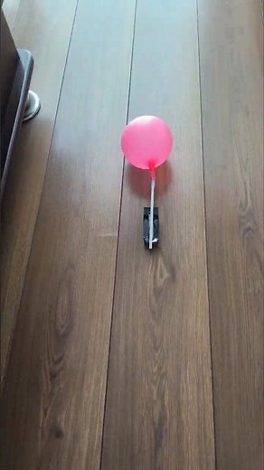 ¿Cómo hacer un carro propulsado con un globo?