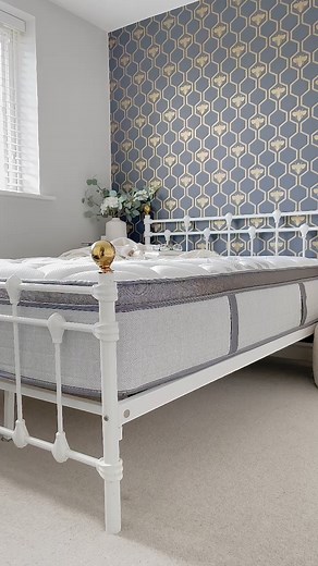 Whether you're making a new house a home or simply updating your space, Sealy is a staple! Your bedroom is one of the most important rooms in your home and we love how @thefelicitoushome has styled hers with her Sealy mattress. Are you team colour or team neutrals? Let us know in the com Are you team colour or team neutrals? Let us know in the comments below 👇🏻? ? Instagram 📸: @thefelicitoushome #sealy #comfort #homeinterior #bedroominspiration | Sealy UK & Ireland