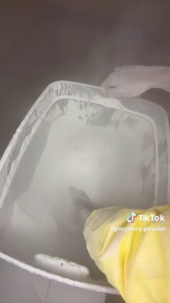 Draft….#asmr #sounds #powdersqueezes #powderplay #dusty #fyp #bucketdump