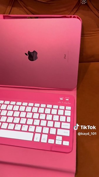 Super clean lovely pink ipad 10th gen 256gb with a beautiful pink keyboard || available for 720k