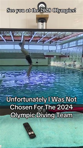 Funny failed dive🤣🤣 Why didn’t we see them at the Olympics??😂😂 #funny #diving #fail #olympics