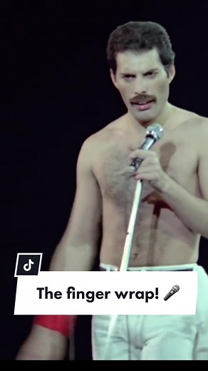 Doing it since we was a baby 👶 Haciéndolo desde que era un bebé 🍼 #freddiemercury #queen #queenband #queenbanda