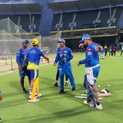 Rohit Sharma meets Ajinkya Rahane ahead of CSK vs MI | Mumbai Indians