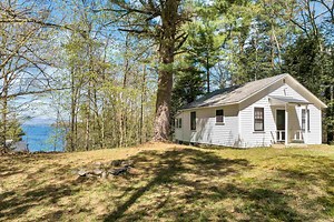 25 Railroad Ave, Alton, NH 03810 - MLS 4995505 - Coldwell Banker