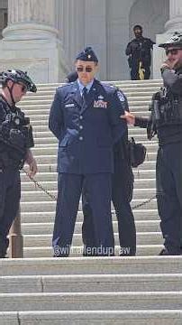Air Force Major Arrested on US Capitol Steps
