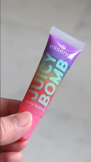 essence Juicy Bomb Party Shiny Lipgloss 01 Bubblegum Bliss swatches and review in decription