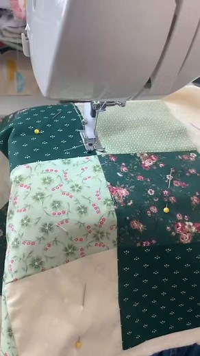 This is a beautiful quilted tote bag i love love love how it turned out!!!! What do you think? I will definitely be making more of these 💜🧵🫶🪡 Video by Jenicka🪡🧵🫶💜 #sew #sewingtiktok #sewing #sewcute #fyp #sewingproject #houston #texas #like #follow #share #ontheroadto10k #sewingforyoupage #quilting #totebag #quiltedtotebag #sewtok #sewingdiy #sewinglove #sewingskills #momeuntrepreneur #mom #singermachine | Sharon Green