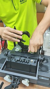 How to install folding clamp for New Splicable Waterproof IP65 600w Led pixel strobe light #stagelight #stagedesign #stagelights #stageextra #stage #stageleft #stagehandlife #stagehunter #stagediving #stagecrew #stagedecor #stagedecoration #stagedesigner #stagemanager #stageshow #stage48 #stagelife #stageid #stagedoor #stageshot #stagephotography #stagephotographer #bluesealighting #movingheadlights #movingheadlight #movinghead #stagelightproject #stagelightproductions #ledstrobe #ledstrobelight