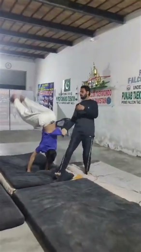 How to Do a Backflip for Beginners Step-by-Step | Easy Backflip Tutorial (Falcon Dojang) #gymnastic