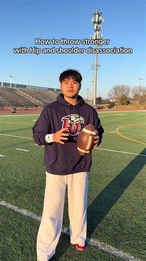 Understanding Hip and Shoulder Disassociation in Football