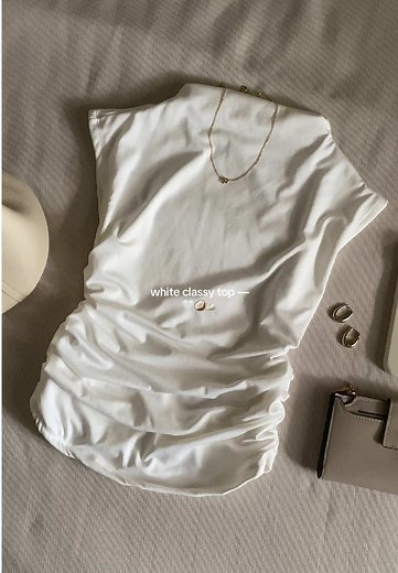 Stylish White Tops Outfit Ideas for Women