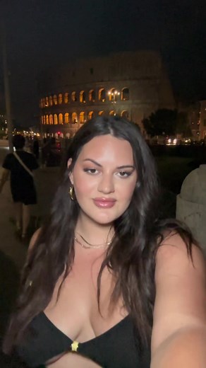 My boob only fell out twice but hey when in rome amiright hehe #rome #travel