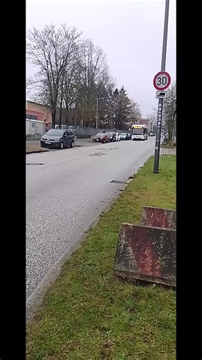 die 11 an ihre Endhaltestelle wik Kanal Wagennummer: 063 wo: Wik Kanal Endhaltestelle #bus #11 #kvg #kiel @Spotter Liam²¹-⁷⁵³~²⁰⁰⁵ @Busfahrer Ceo 😜