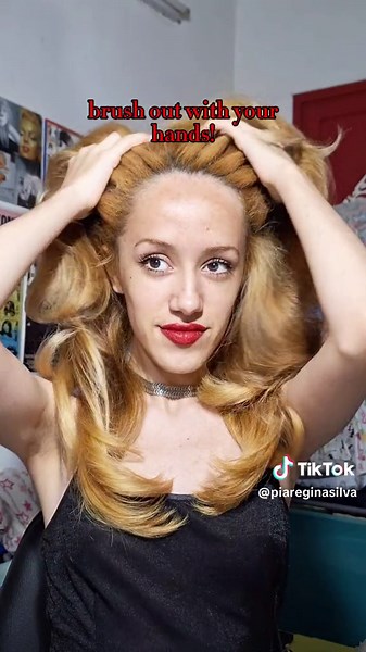 How to Achieve the Perfect 90s Supermodel Blowout Hair