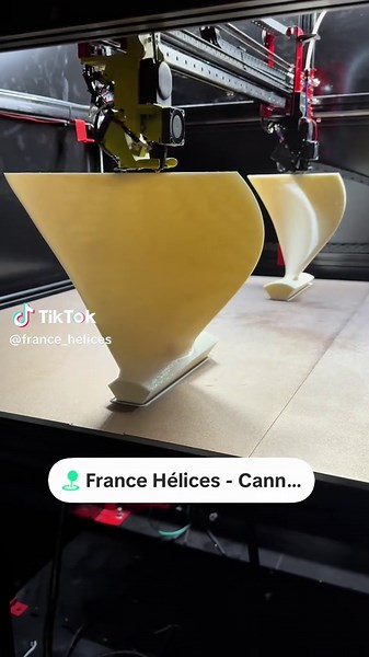 🎦 les coulisses de #francehelices . Derrière chaque modèle d hélice , imprimé en 3D, il y a la navigation de demain. Pour chaque hélice sur-mesure, nous créons un modèle 3D. #helicebateau #modelehelice #custompropeller #helicesurmesure