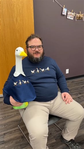 Twinning! 👯 Check out the design on Embroidery Library here: https://emblibrary.com/design/spring-is-for-tulips-and-geese-border-esp82570-1 #machineembroidery #embroiderydesign #embroidery #officelife #officehumor | Urban Threads