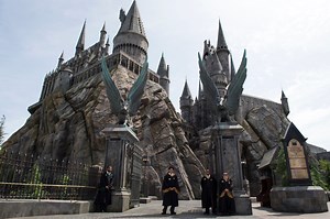 Attention, Harry Potter Fans: You Can Now Take Hogwarts Classes Online—For Free