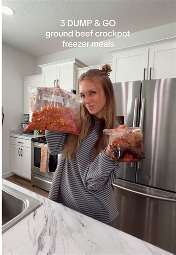 3 more DUMP & GO freezer meal prep dinners👩🏼‍🍳💋 ground beef edition!! Ps these are family kid friendly and SOO easy🤭 all you have to do is pull them from the freezer. Throw them in the crockpot to cook on low for 4 to 6 hours and serve over rice✨ RECIPES BELOW👇🏼 TERIYAKI BEEF • 1 lb ground beef • 1/2 cup teriyaki sauce (we prefer @@Kinder's Flavors) • 2 tbsp brown sugar • 1 tsp garlic powder • 1/2 tsp ground ginger TACO BEEF • 1 lb ground beef • 1 cup salsa • 1 cup corn • 1 tbsp taco seas