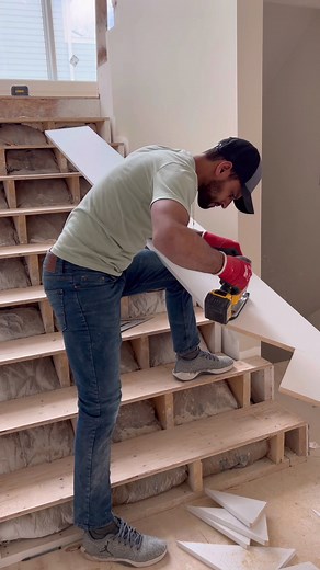Skirt Board Carpentry: Tools and Construction for Stairs