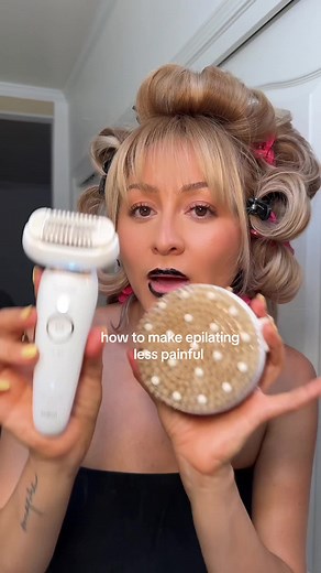 Epilating 🤝🏼 Dry brushing • also dry brushing before getting a tan is elite!!! So many benefits to dry brushing besides it making epilating less painful. #epilatortutorial #epilatorhairremoval #epilatorunderarm #epilator #epilatorarmpits #armpitepilation #drybrushing #drybrushbenefits