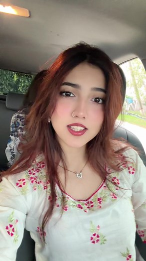 Zainab Faisal Airport Look & Blog