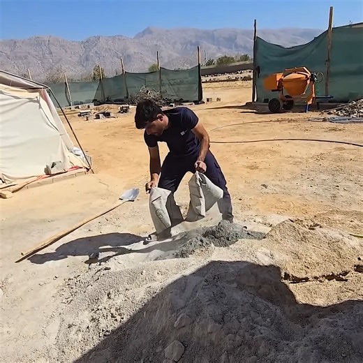 Two orphan girls visited Grandma on her first day of tiling - 002 | Country Life