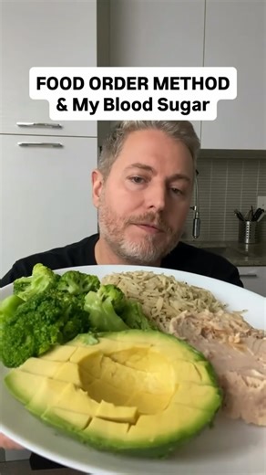 Comment “HABITS” and I’ll send you PART 1 of blood-sugar–supporting habits I tested for free. What you eat matters. But the order you eat it in matters too. So I tested it. Day 1: Same foods, same portions, but eaten in this order: Carbs → Protein → Fat → Fiber Blood sugar spike: 33 mg/dL Day 2: Exact same meal. Only the order changed: * High-fiber vegetables first * Then fat * Then protein * Carbs last Blood sugar peak: 14 mg/dL Less than half the spike, with the same food. Why this works: * Fi
